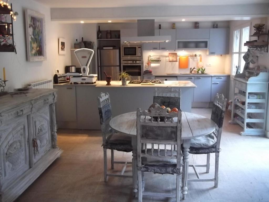 La Bastide Du Vallon Guest House Saumane-de-Vaucluse ภายนอก รูปภาพ